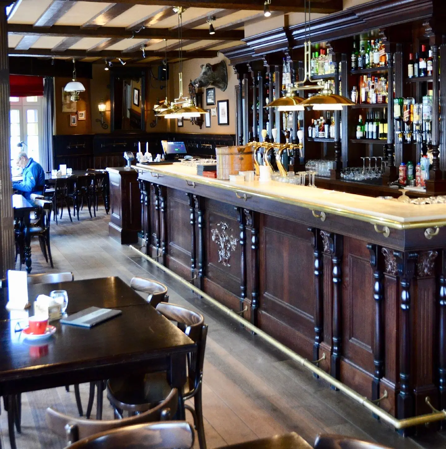 Le Baron Apartments Bar