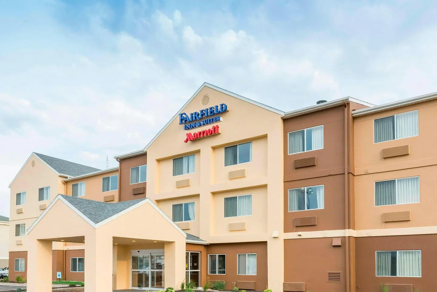 Fairfield by Marriott Inn & Suites Lincoln EXTERIOR