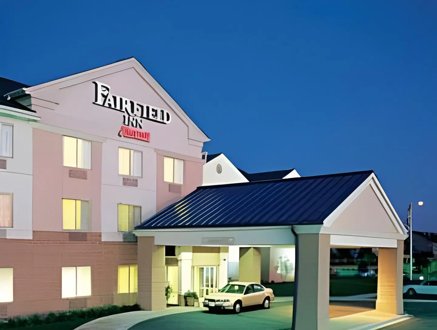 Fairfield Inn by Marriott Dubuque EXTERIOR