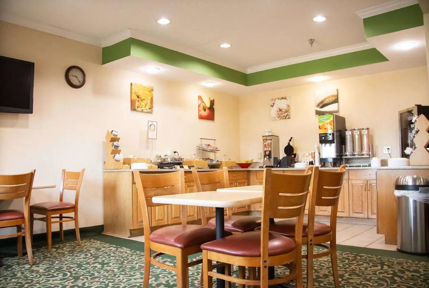 Wingate by Wyndham Sioux City Bar