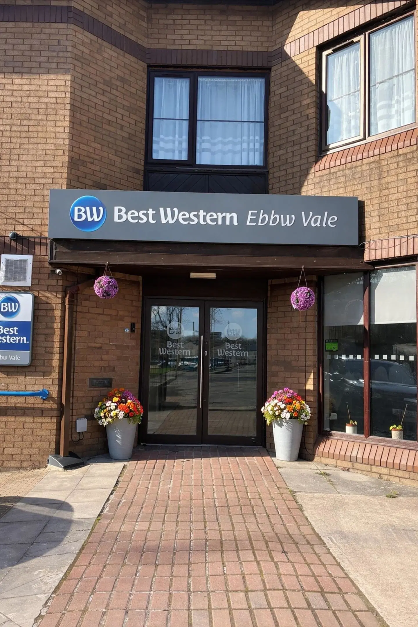 Best Western Ebbw Vale EXTERIOR