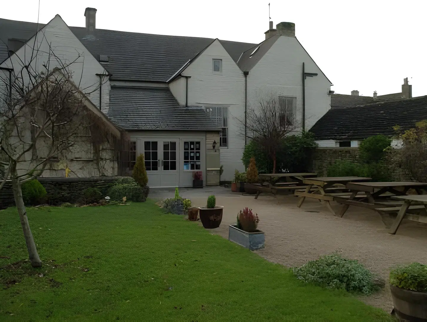 The Kings Arms EXTERIOR