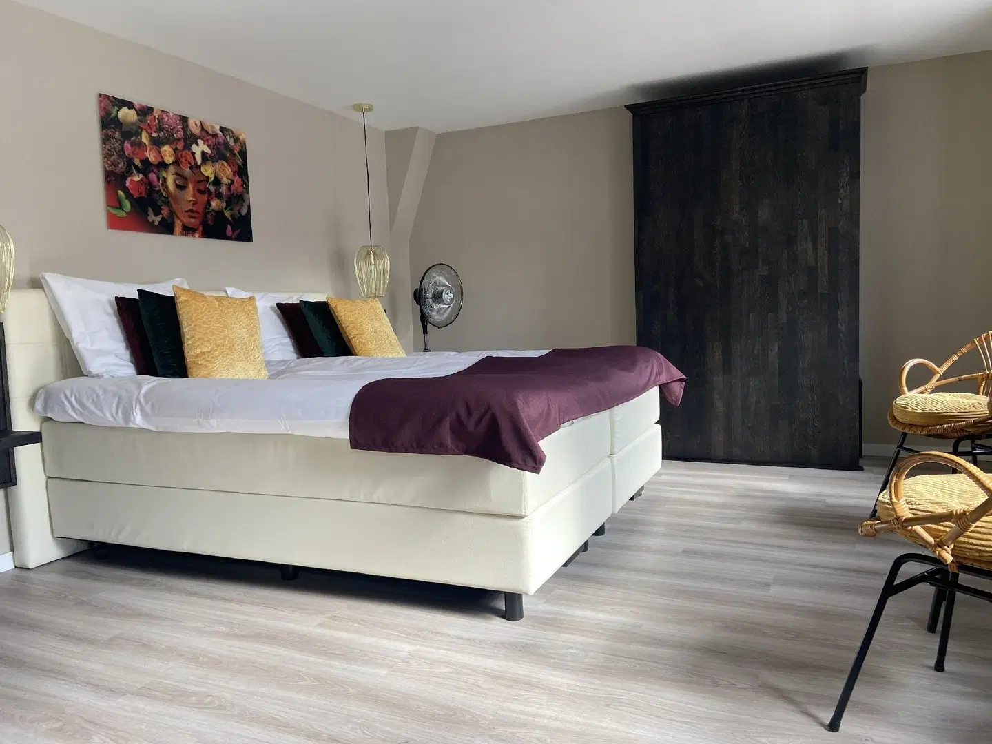 Anna van Chiel ROOM_EXAMPLE