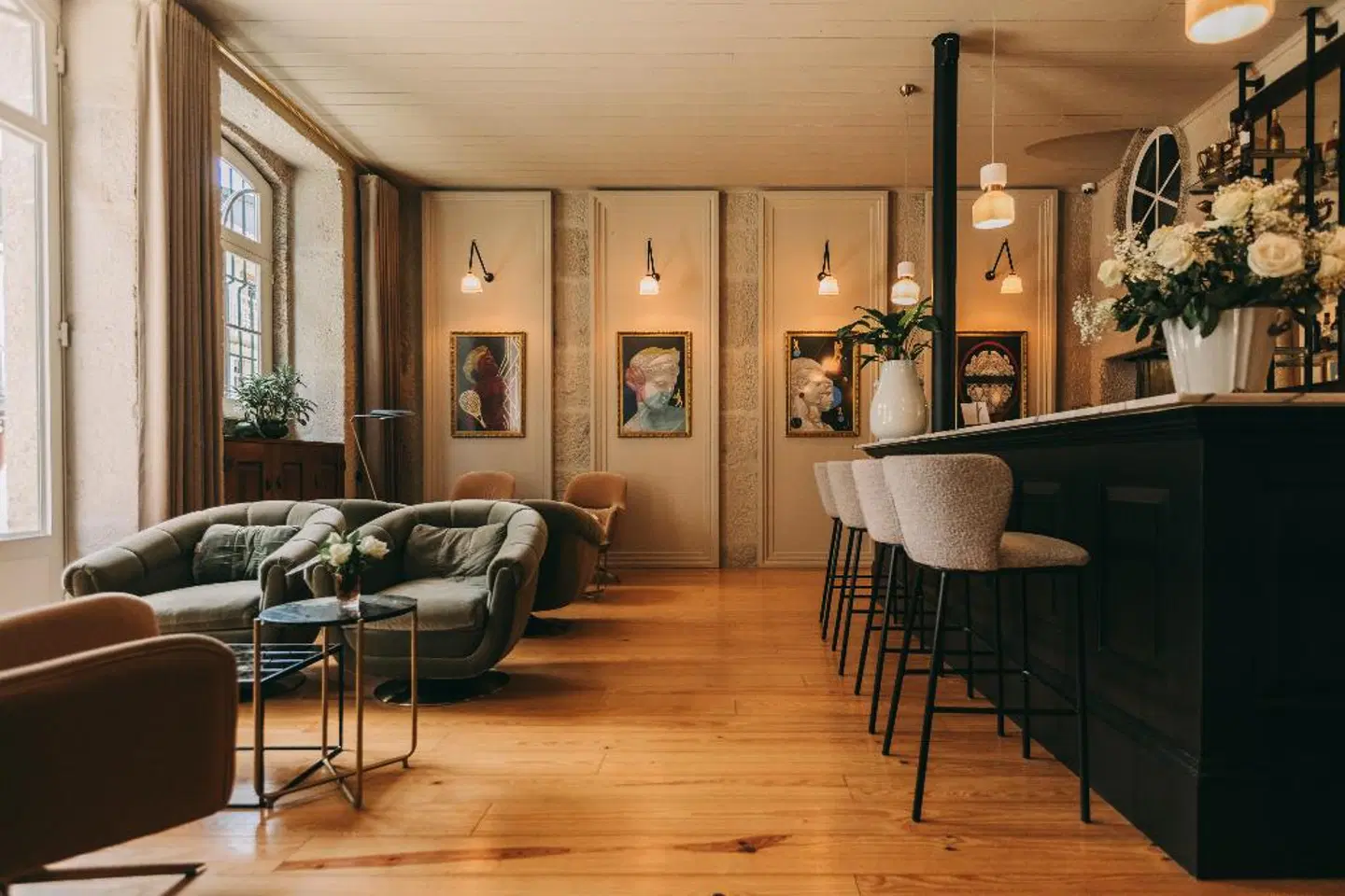 Torel Royal Court Bar