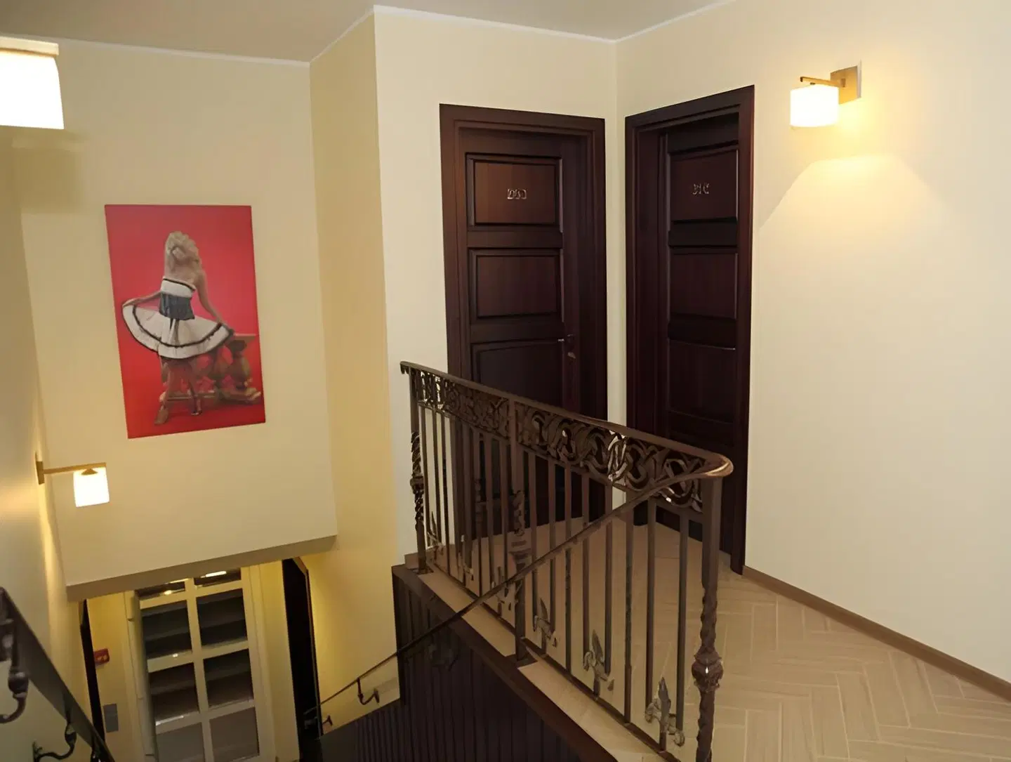 Greta ROOM_EXAMPLE