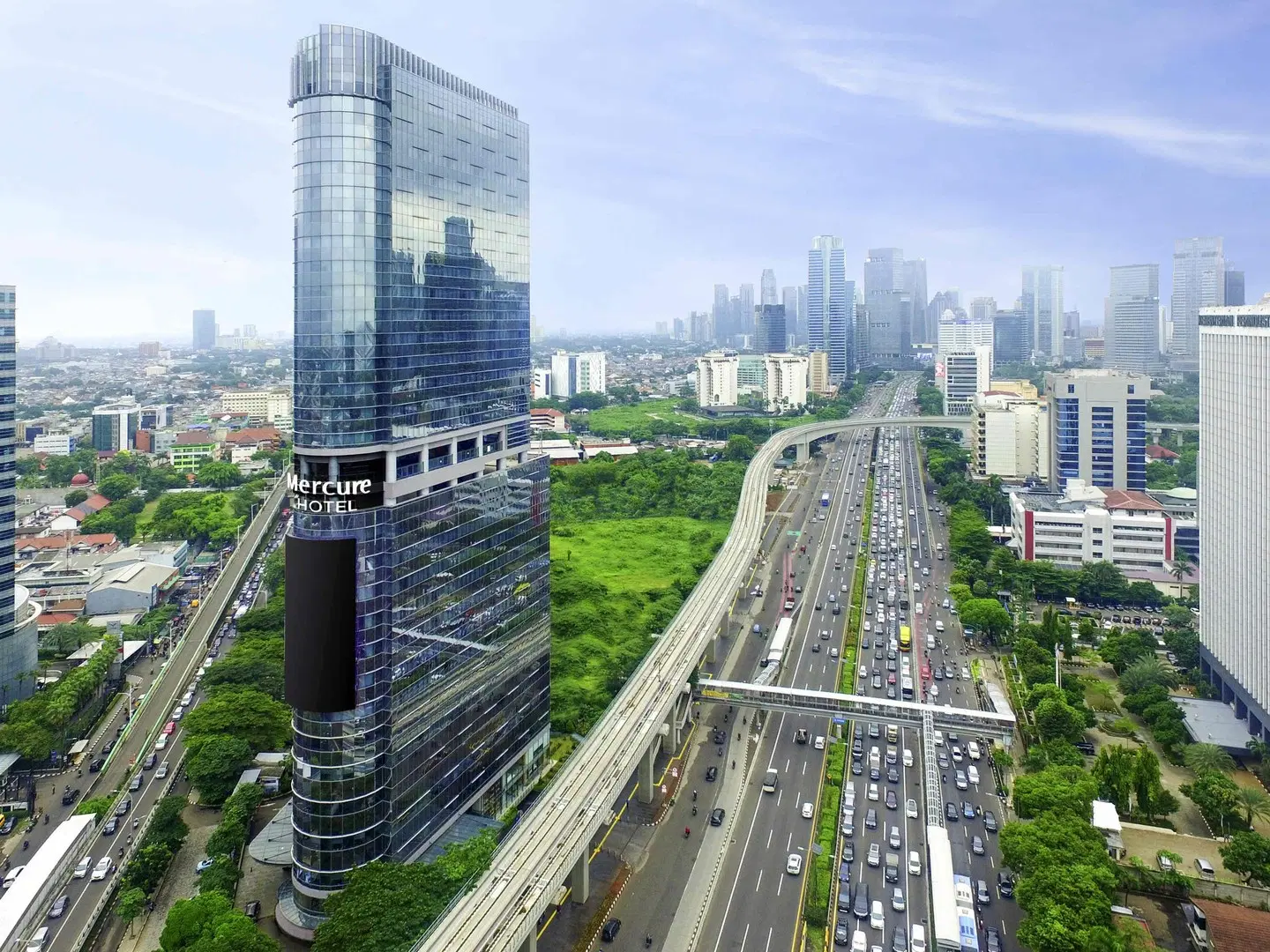 Mercure Jakarta Gatot Subroto Garten