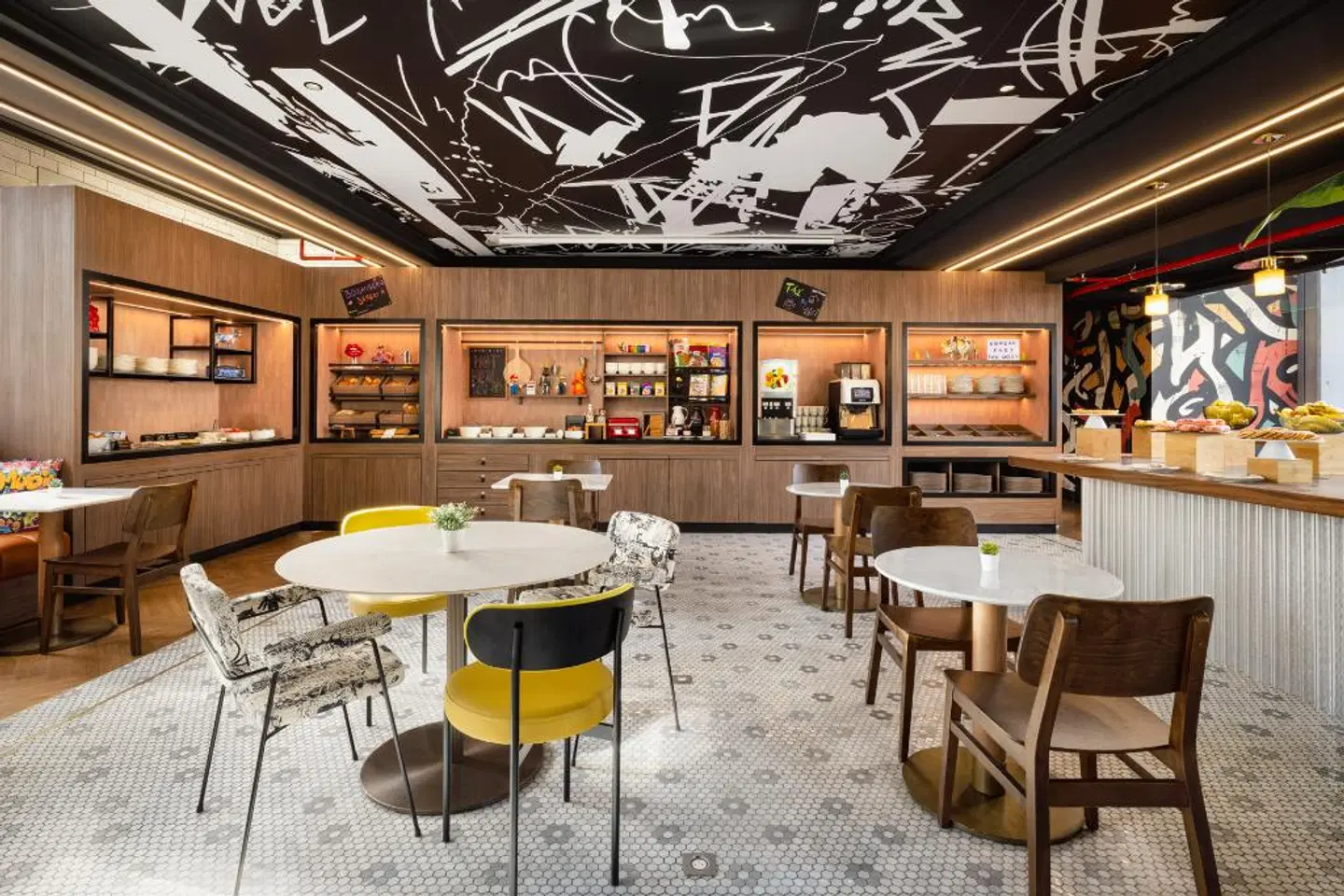 Moxy Paris La Villete Bar