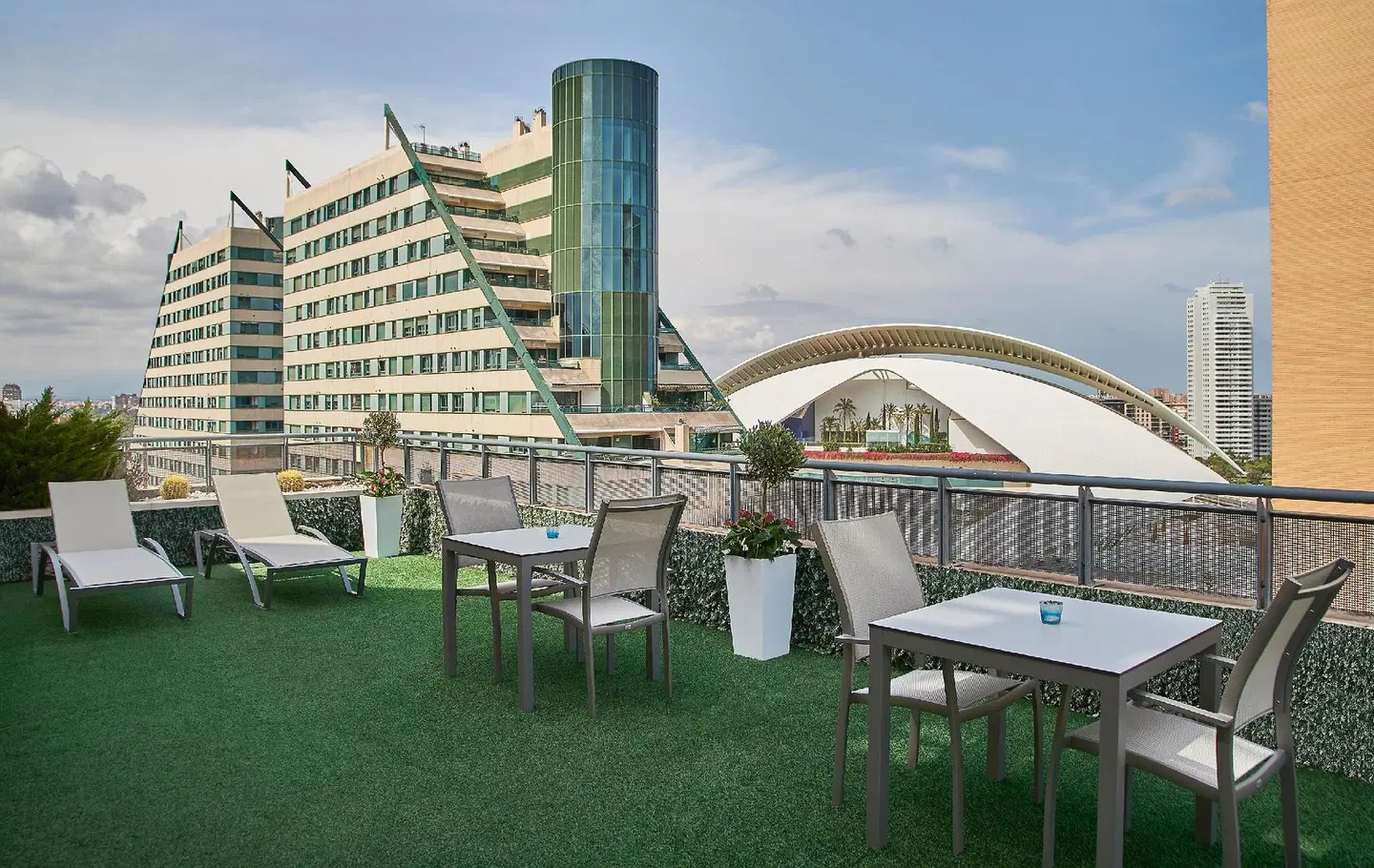 NH Valencia Las Artes Terrasse