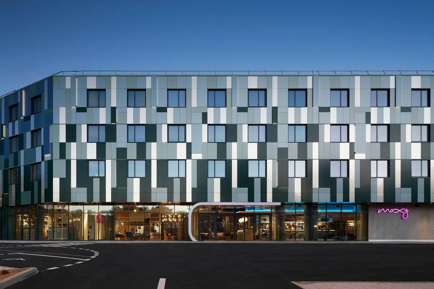 Moxy Sophia Antipolis EXTERIOR