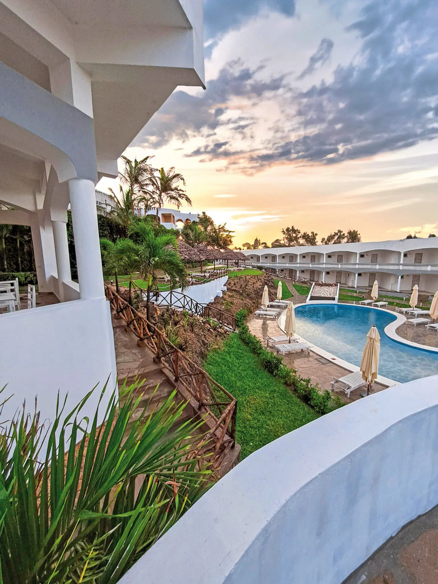 AHG Lion Beach Resort OUTDOOR_POOL