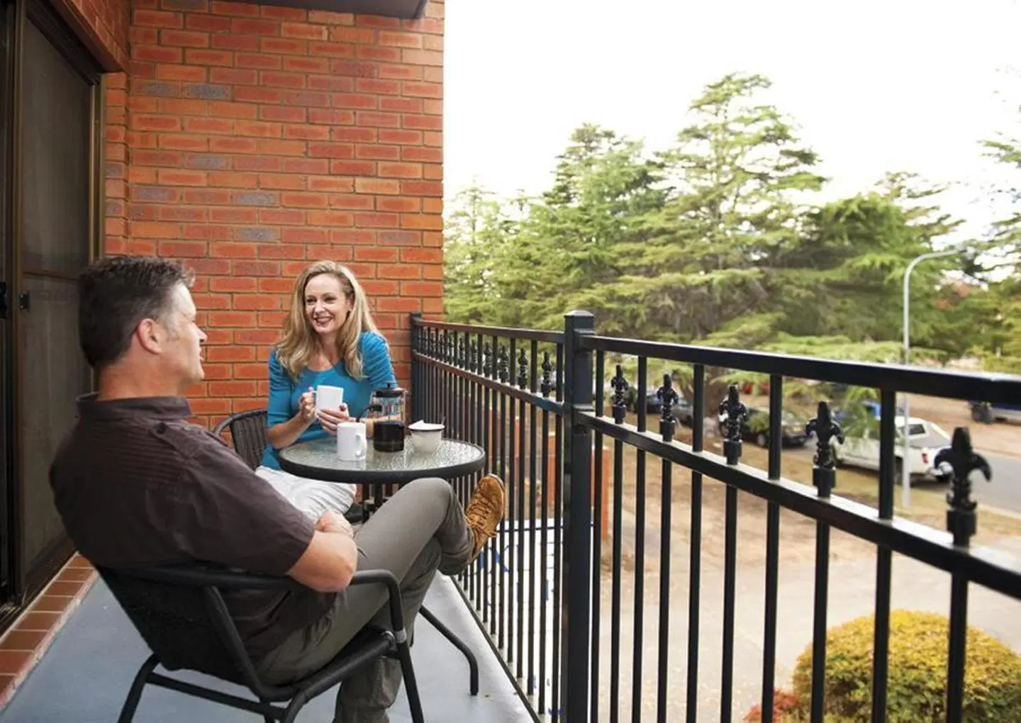 Oxley Court Serviced Apartments Terrasse