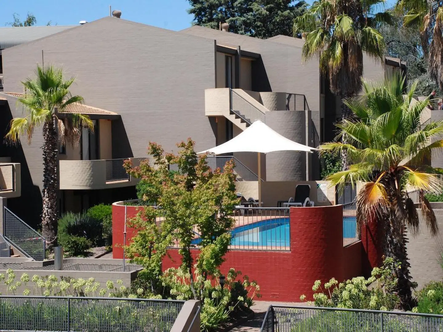 Manuka Park Serviced Apartments EXTERIOR