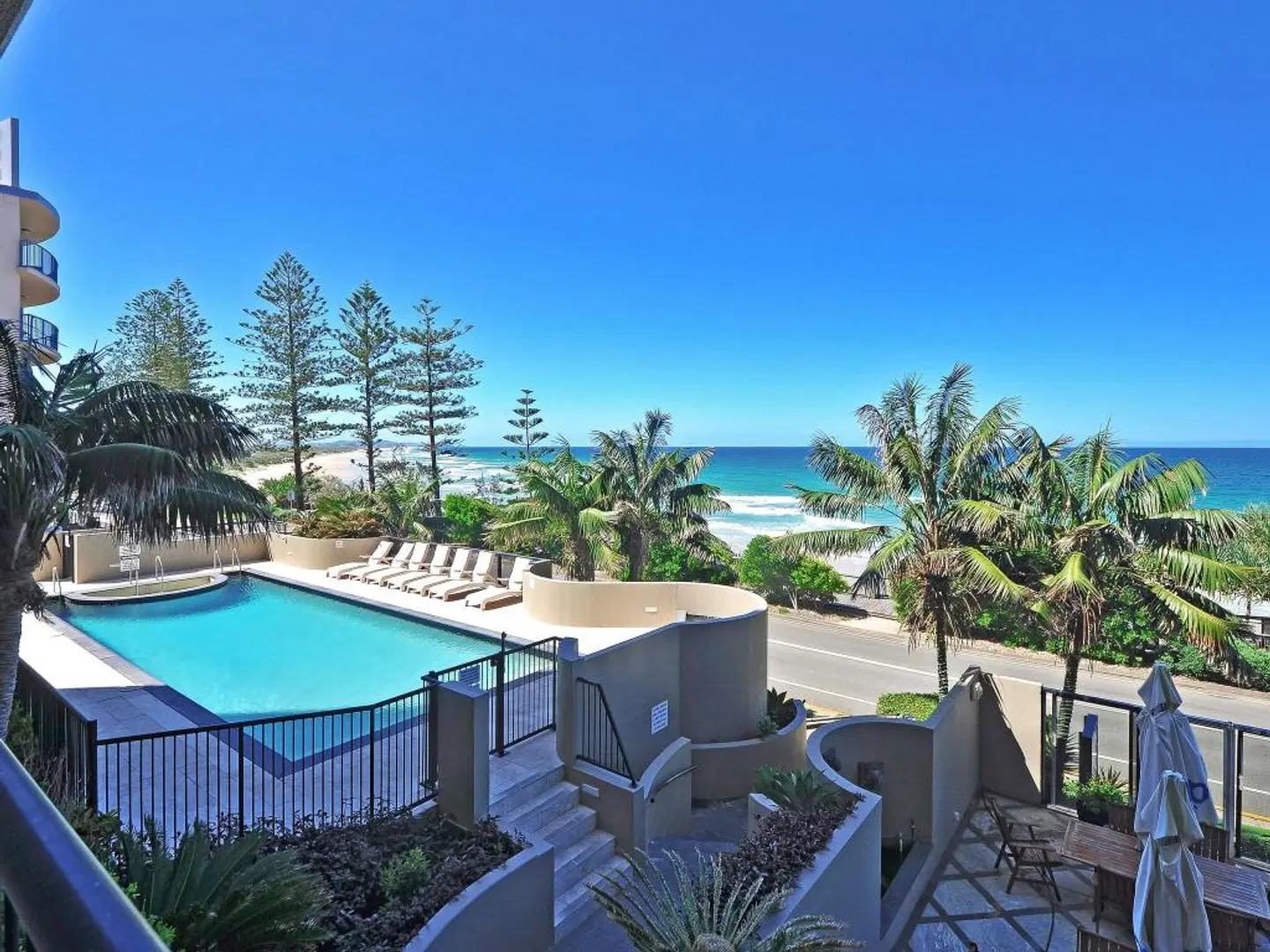 Clubb Coolum Beach Resort OUTDOOR_POOL