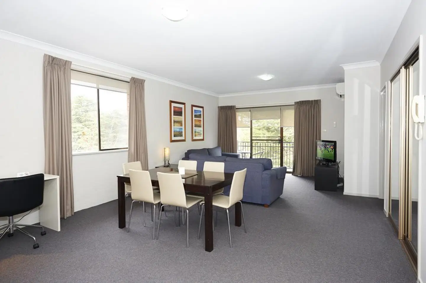 Oxley Court Serviced Apartments Konferenz
