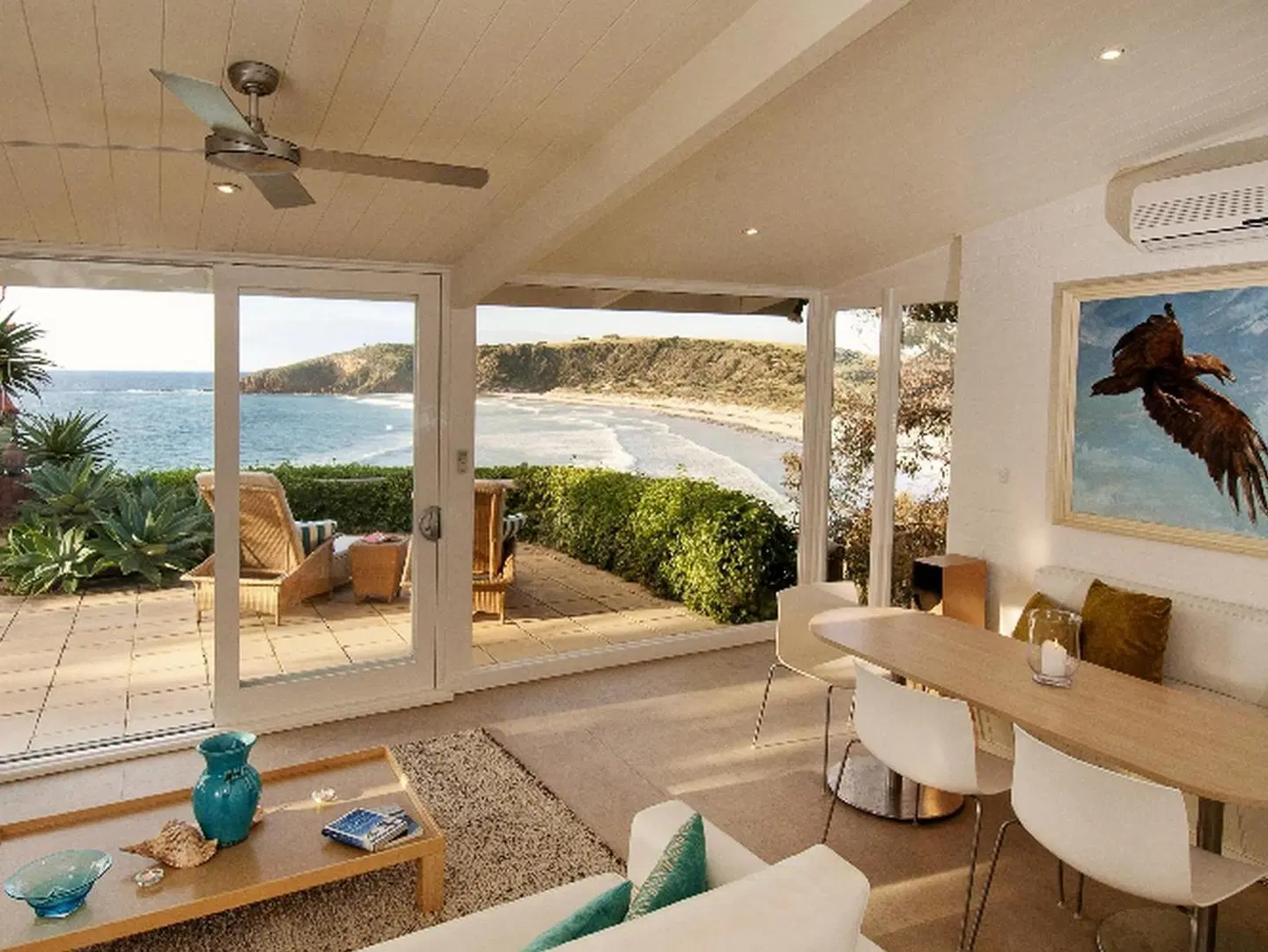 Life-time Private Retreats LOUNGE_LOBBY
