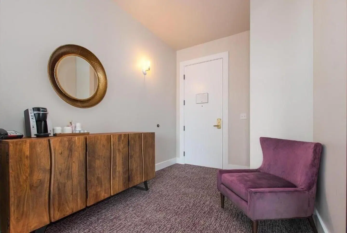 The Dundee - A Trace Hotel ROOM_EXAMPLE