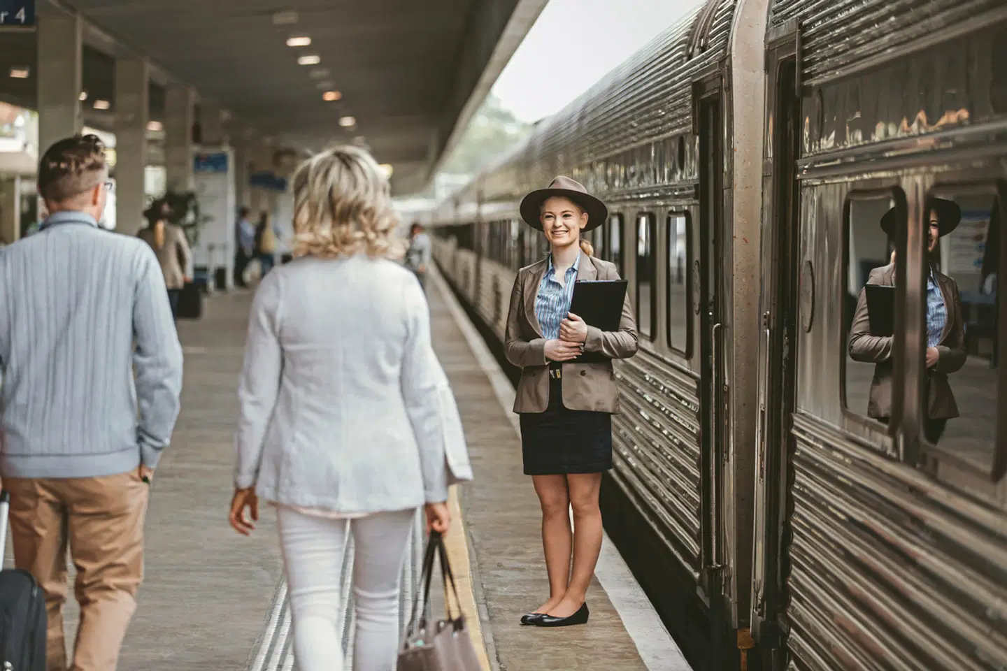 Indian Pacific - Perth - Adelaide PEOPLE