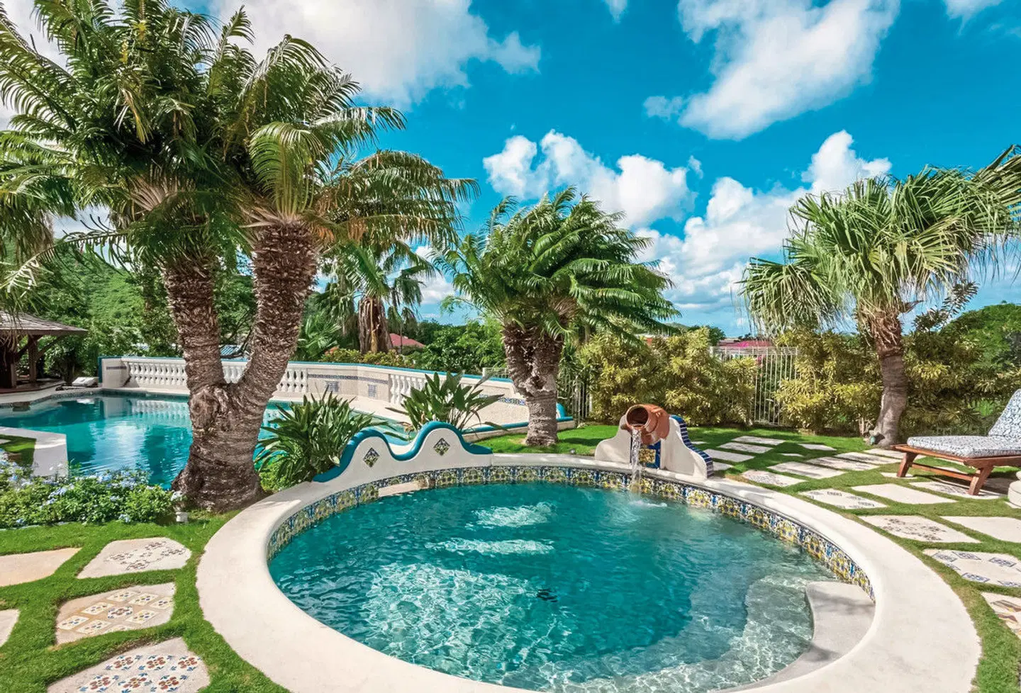 L'Esplanade OUTDOOR_POOL