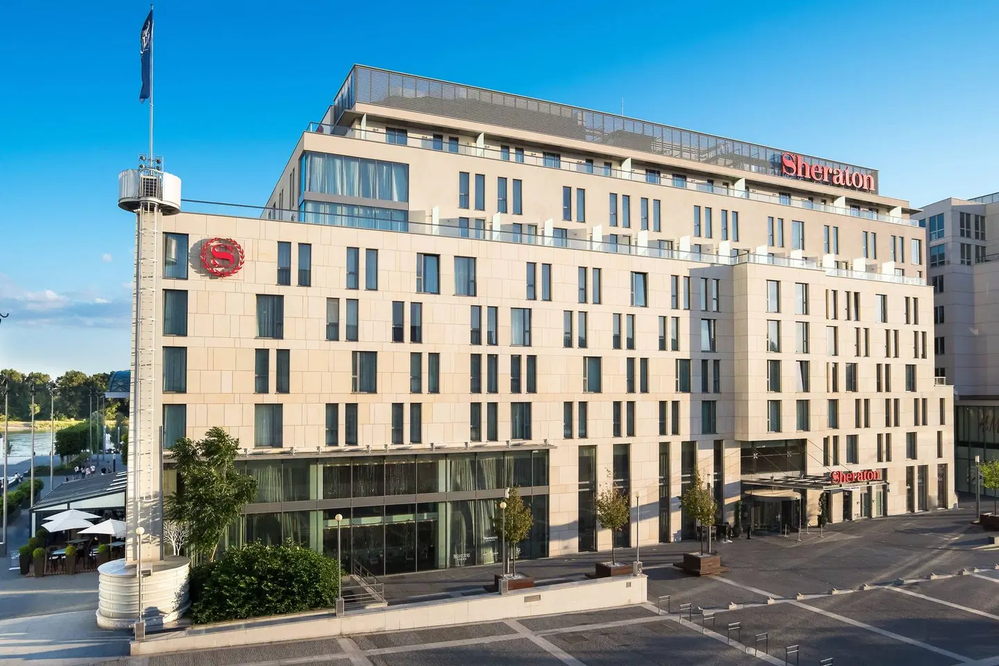 Sheraton Bratislava Hotel EXTERIOR