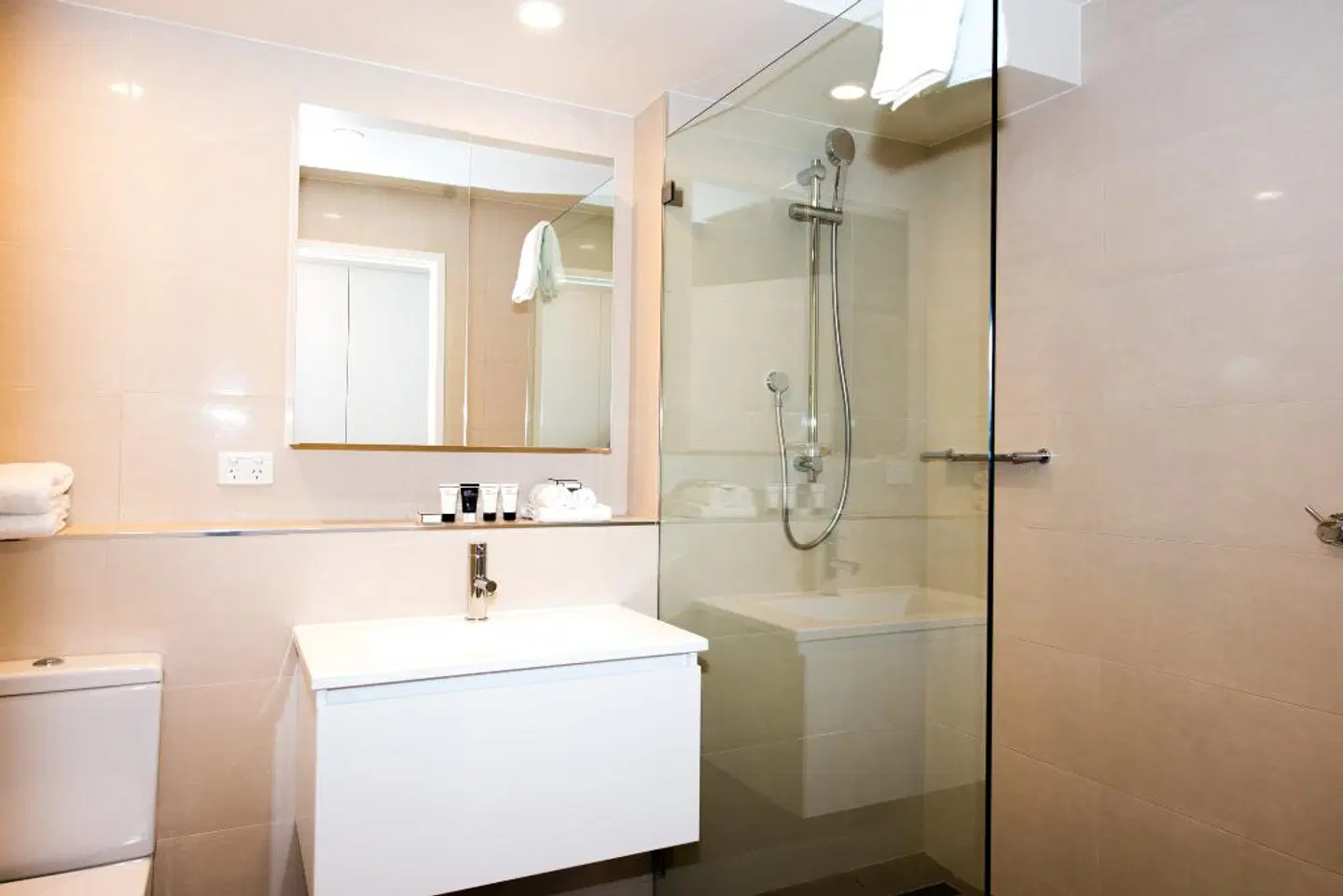 Mt Buller Chalet Hotel & Suites Badezimmer