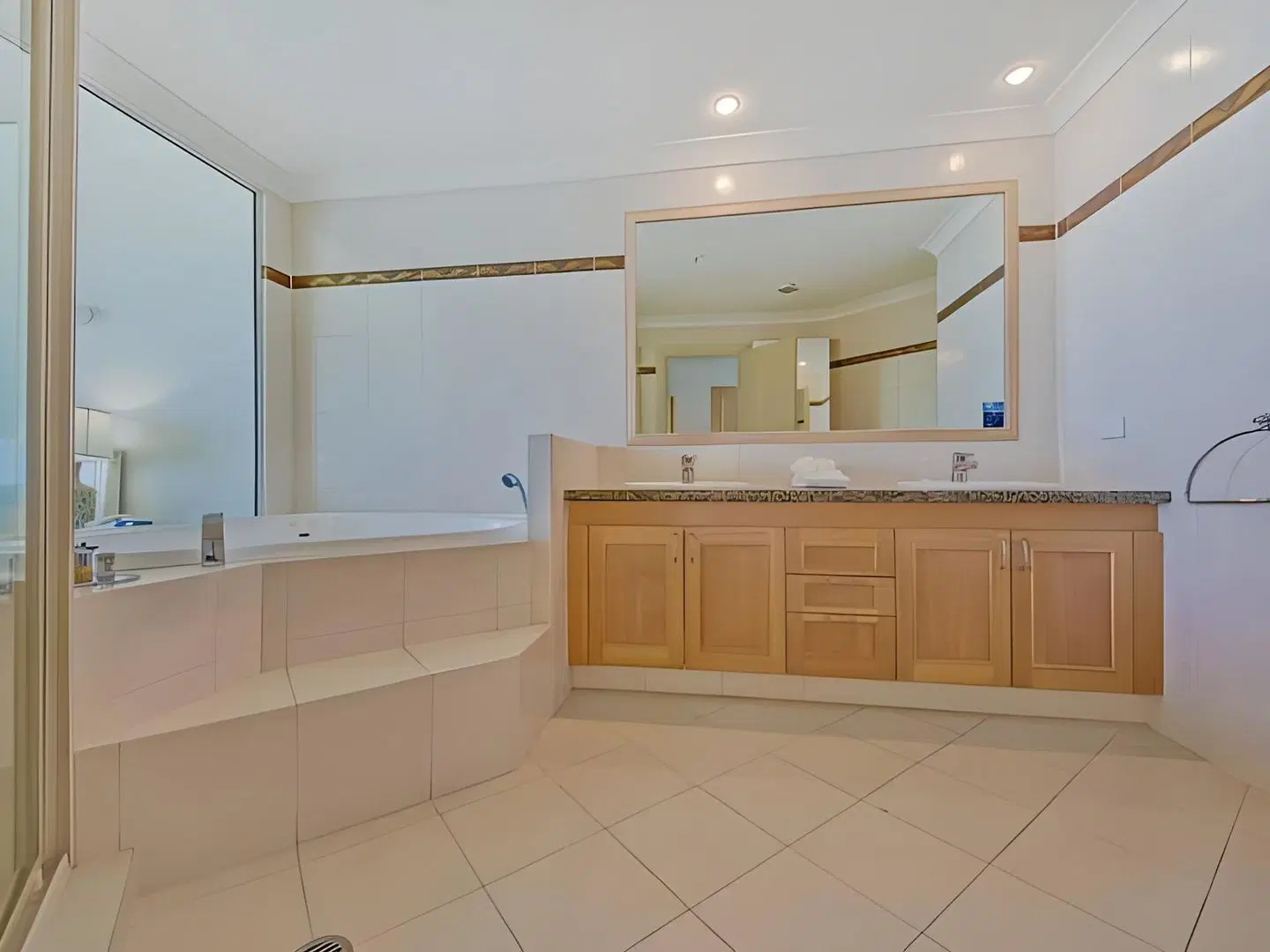 Oceana On Broadbeach Badezimmer