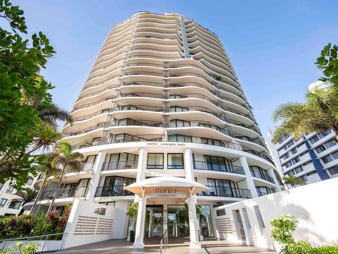 Mantra Coolangatta Beach EXTERIOR