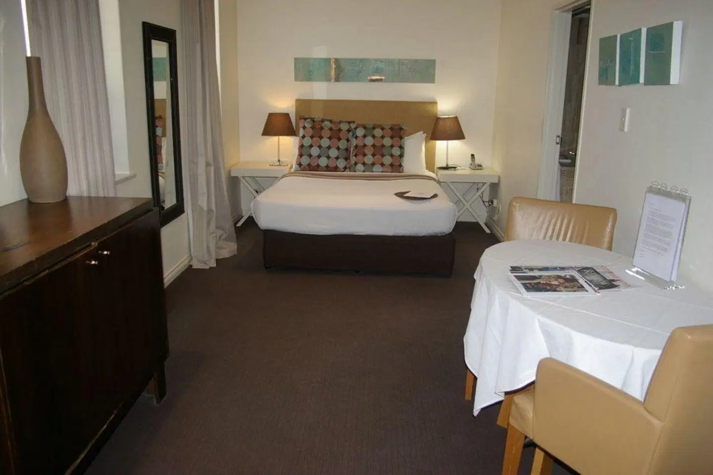 Hotel Richmond on Rundle Mall ROOM_EXAMPLE
