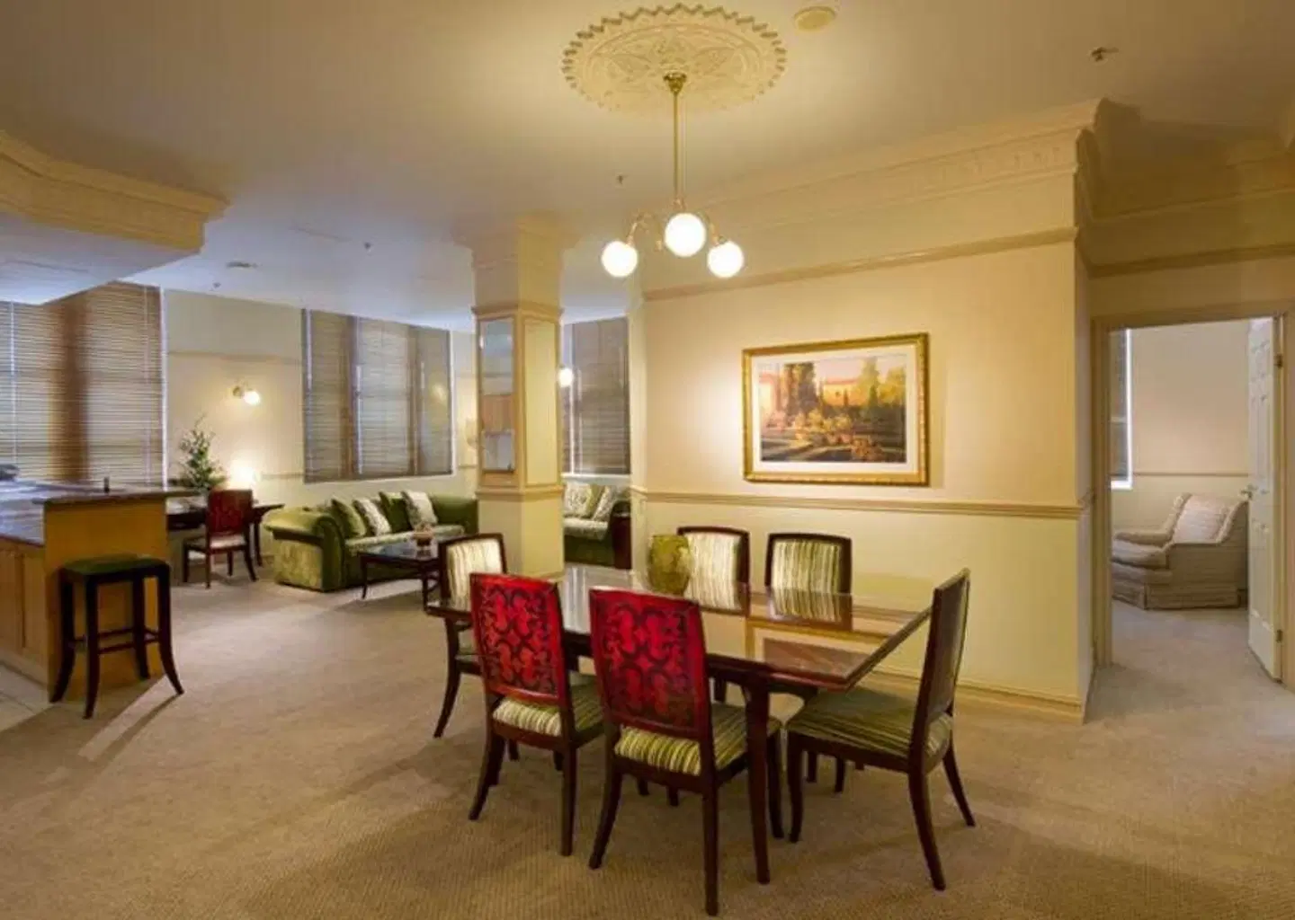 Royal Albert Hotel Restaurant