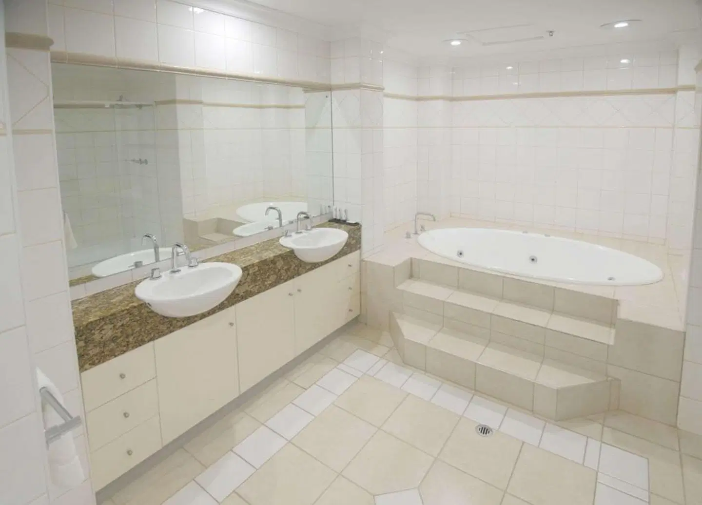 Quest Adelaide Central Badezimmer