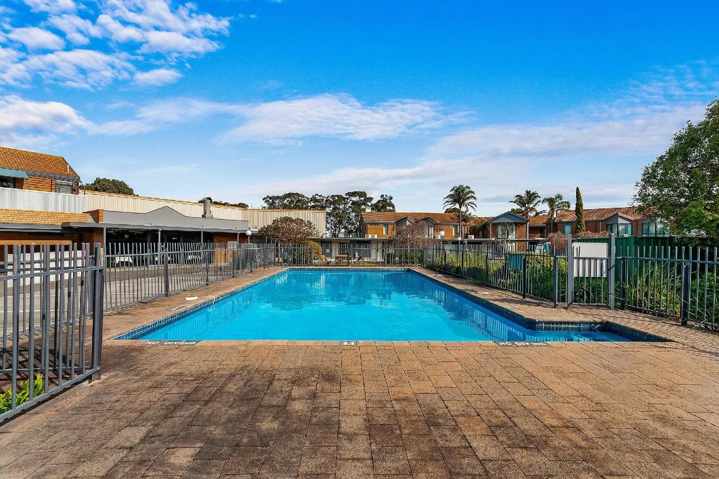 Quality Inn & Suites Traralgon OUTDOOR_POOL