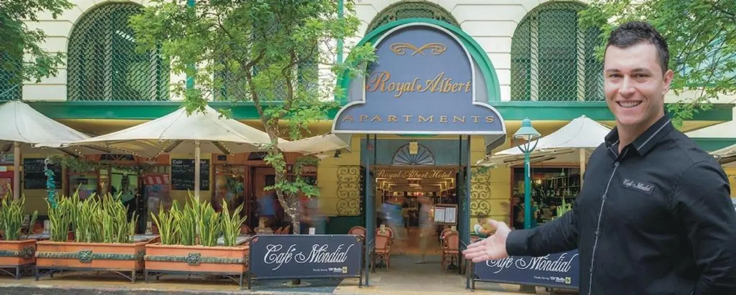 Royal Albert Hotel EXTERIOR