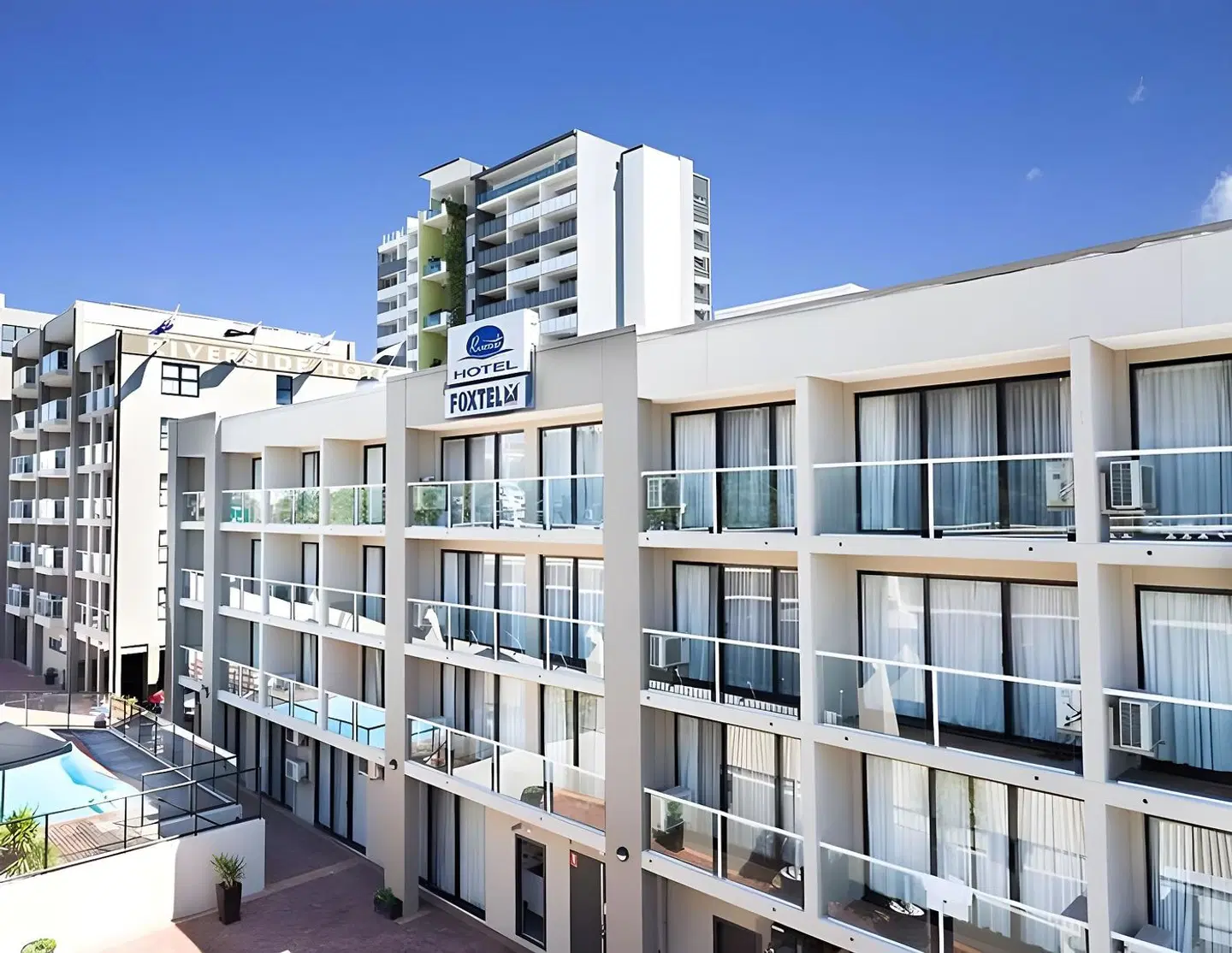 Riverside Southbank EXTERIOR
