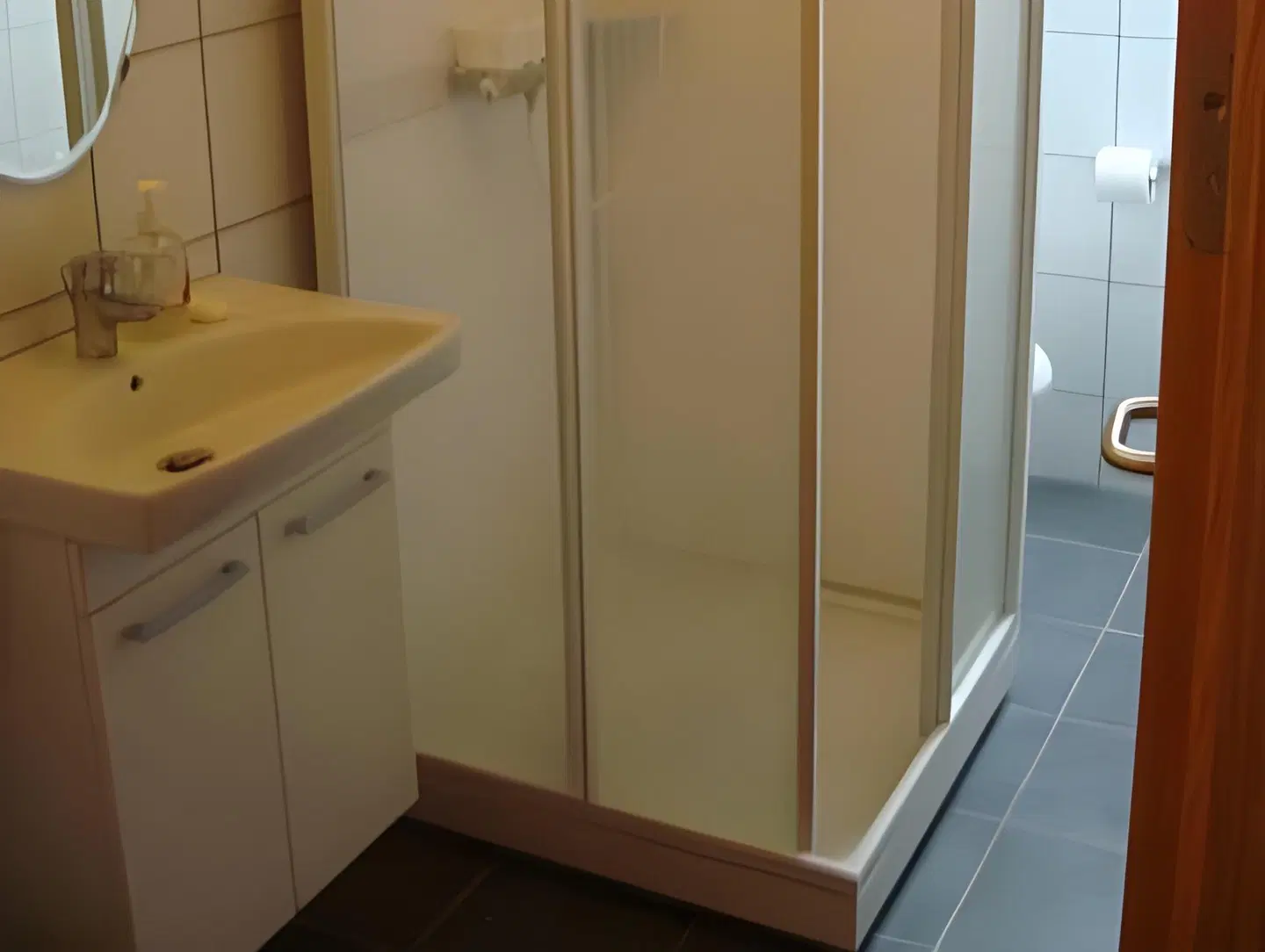 Mánagisting Guesthouse Badezimmer