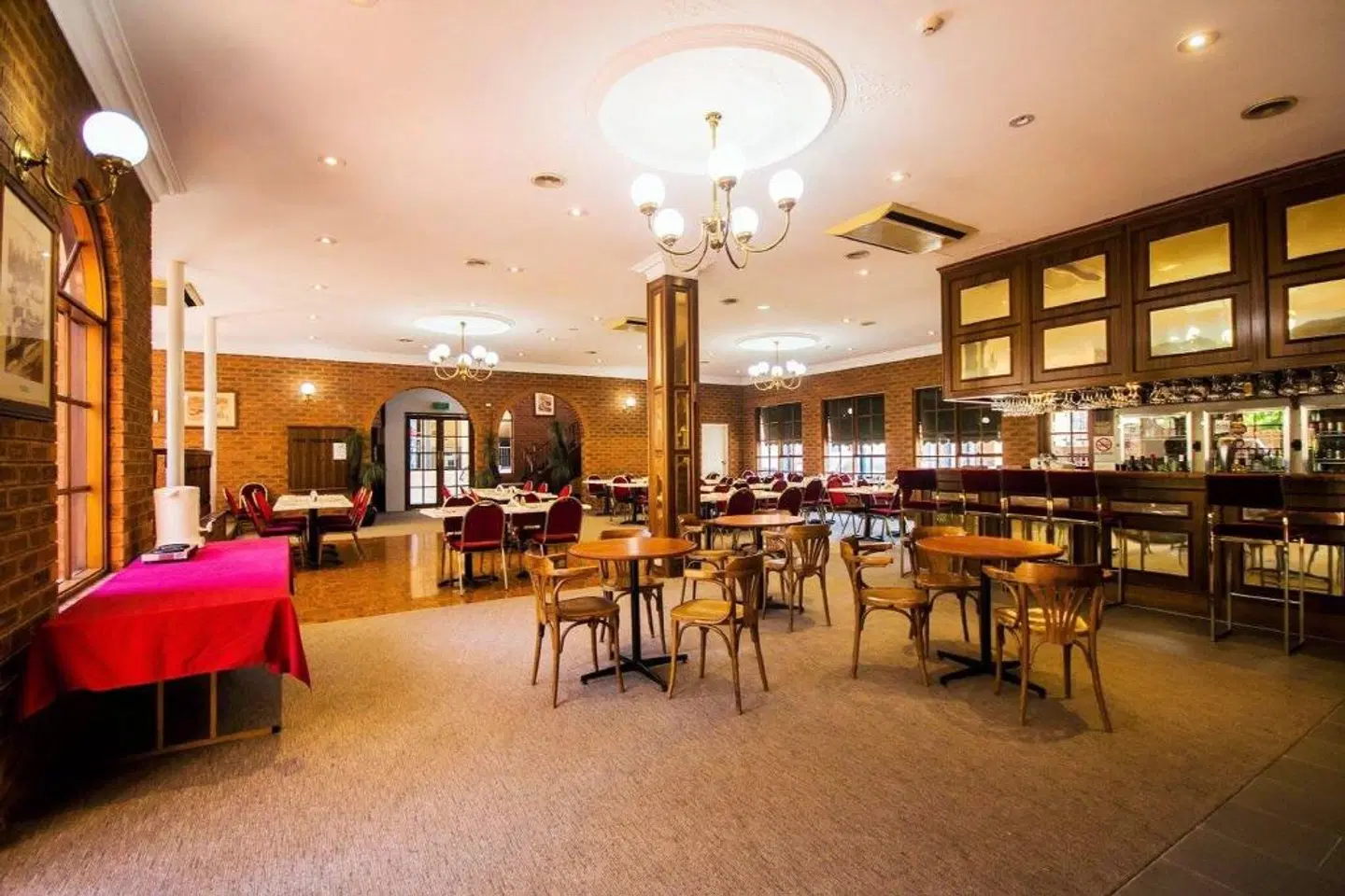 Econo Lodge Albury Paddlesteamer Restaurant