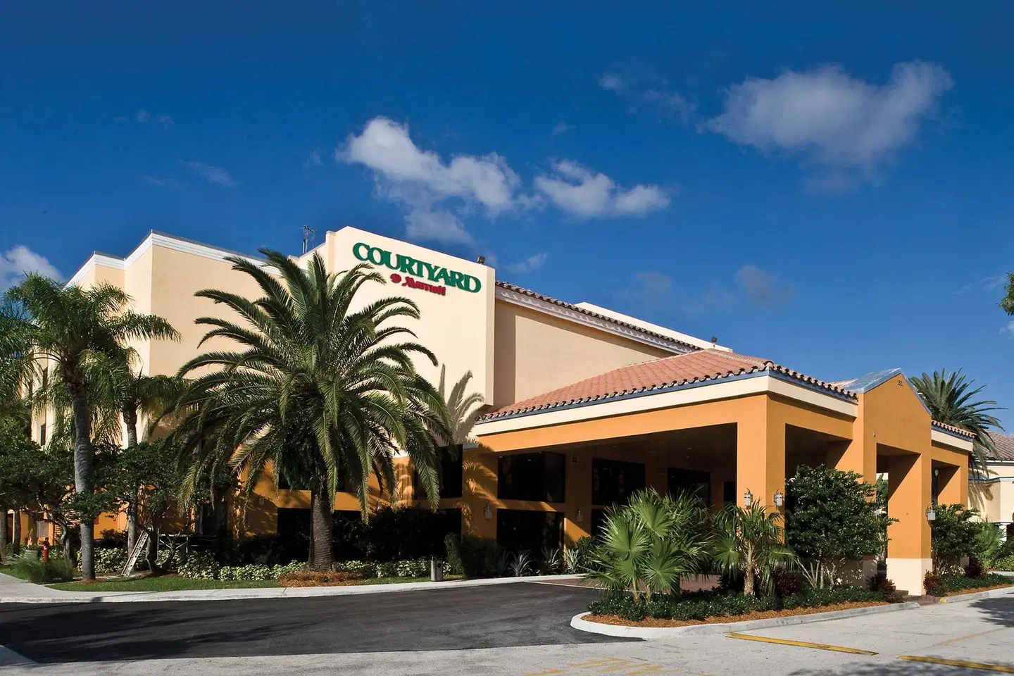 Courtyard by Marriott Boynton Beach EXTERIOR