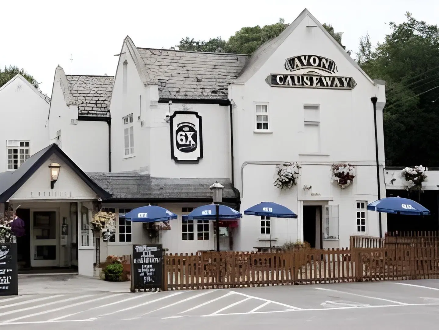 Avon Causeway Hotel EXTERIOR