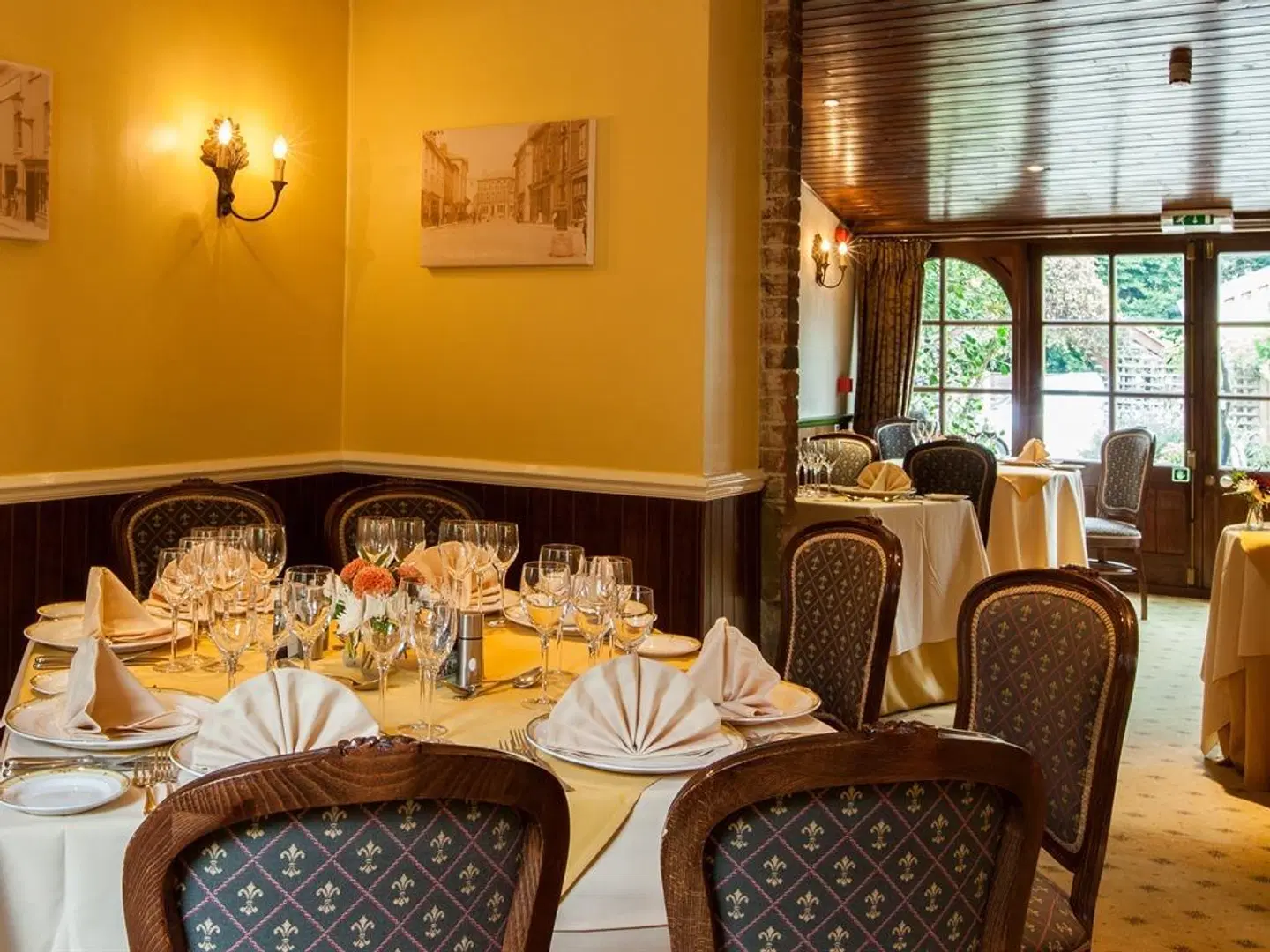 La Fleur de Lys - Restaurant with rooms Restaurant
