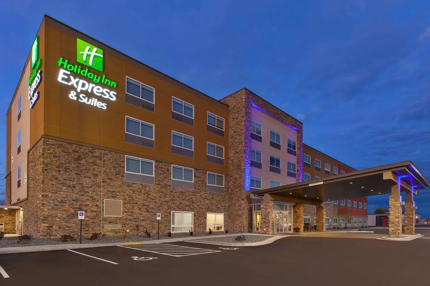 Holiday Inn Express & Suites Eau Claire West I-94 by IHG EXTERIOR
