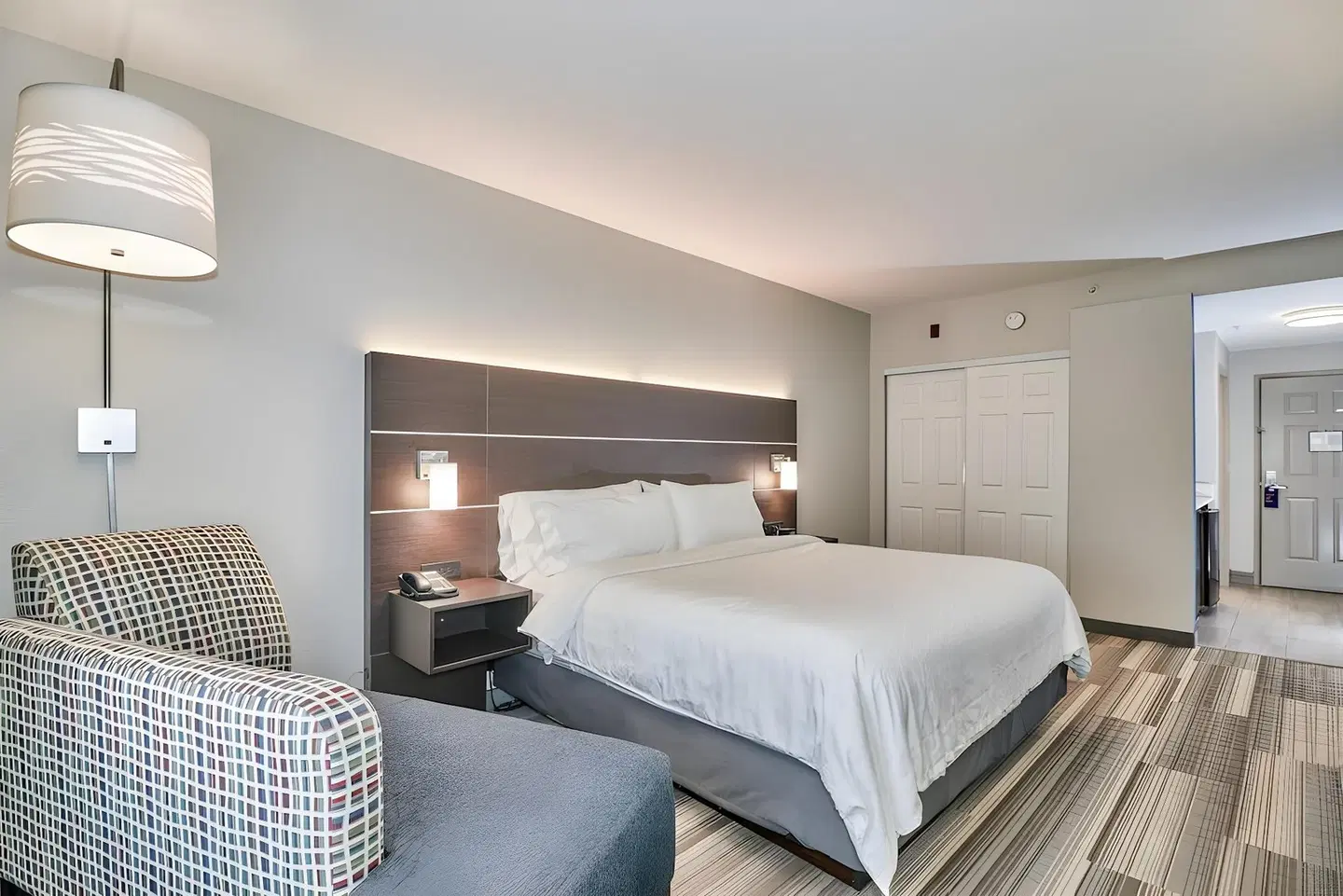 Holiday Inn Express & Suites Clearwater/Us 19 N by IHG ROOM_EXAMPLE