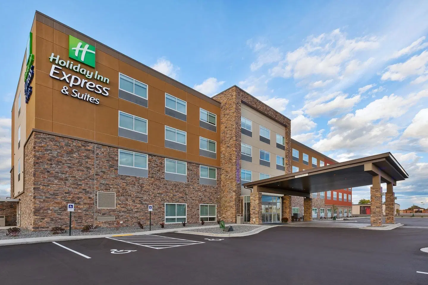 Holiday Inn Express & Suites Eau Claire West I-94 by IHG EXTERIOR