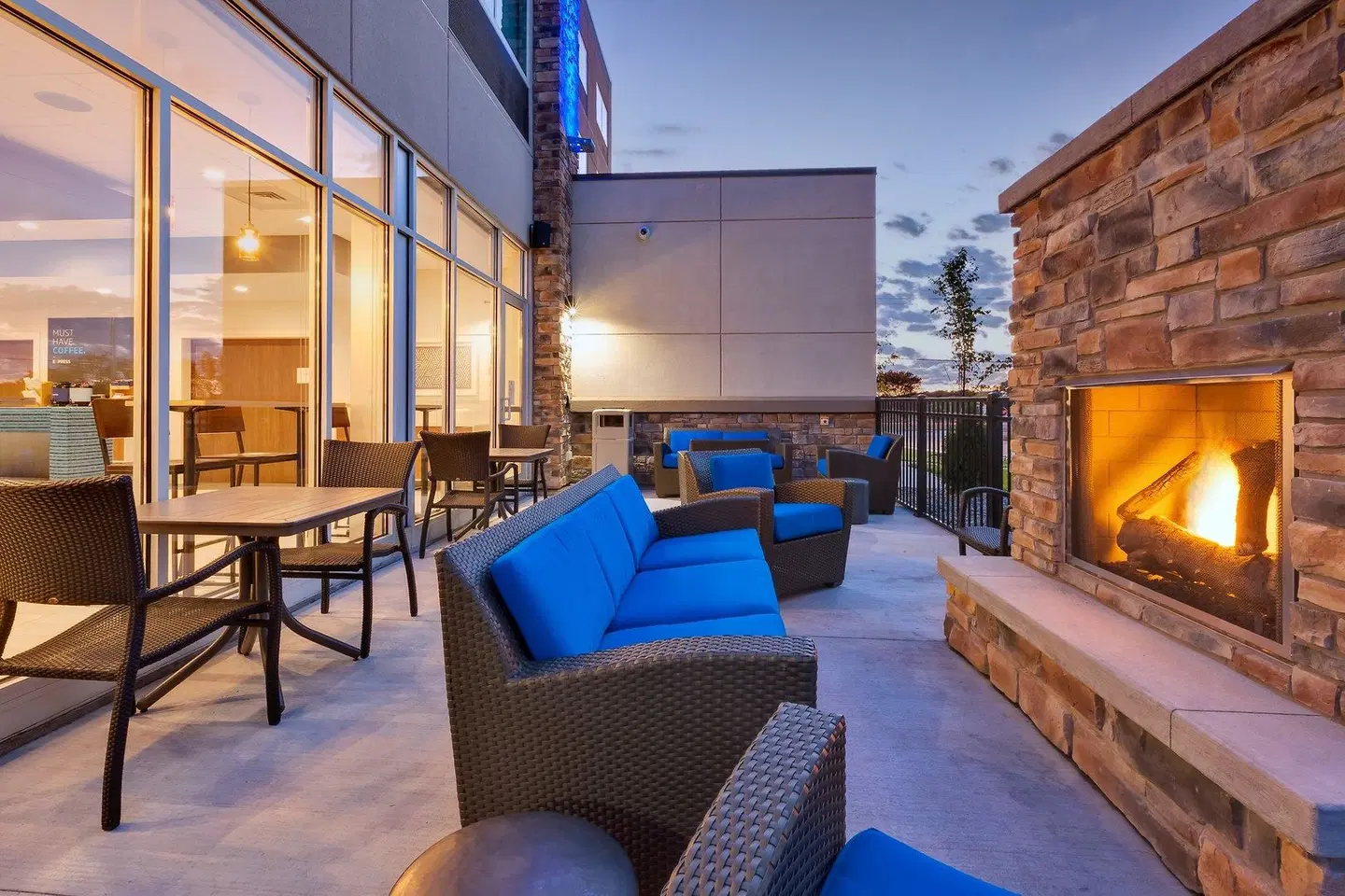 Holiday Inn Express & Suites Eau Claire West I-94 by IHG Terrasse