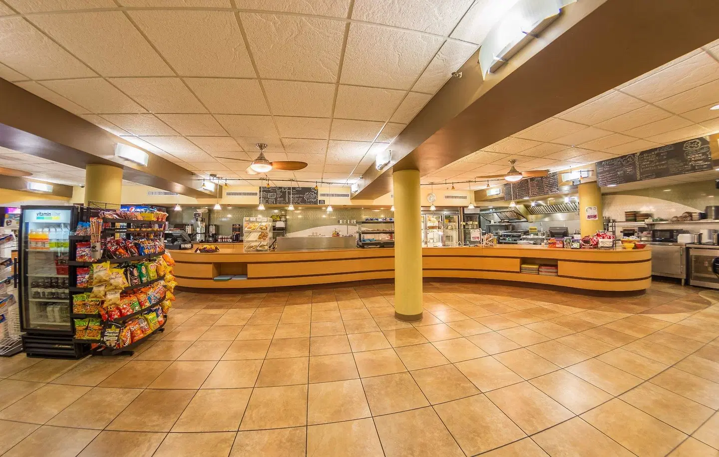 Holiday Inn Des Moines-Airport/Conf Center by IHG LOUNGE_LOBBY