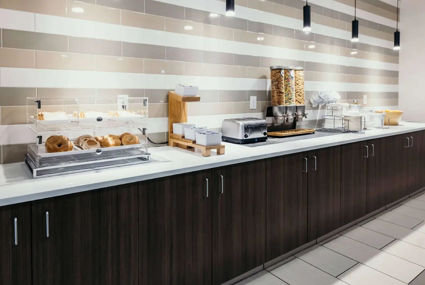 La Quinta Inn & Suites by Wyndham Ankeny IA Restaurant