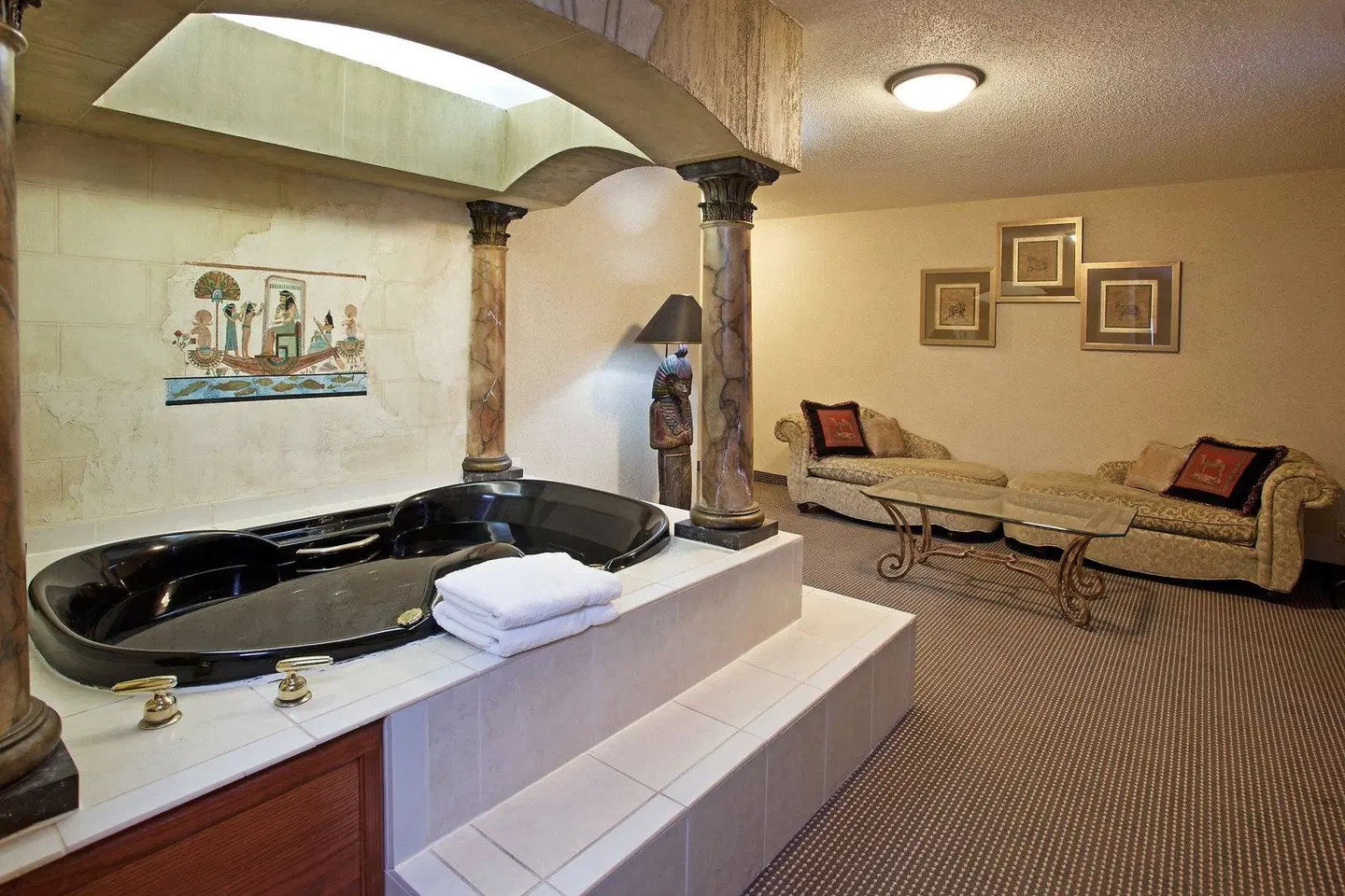 Holiday Inn Express & Suites Belleville (Airport Area) by IHG HEALTH_BEAUTY