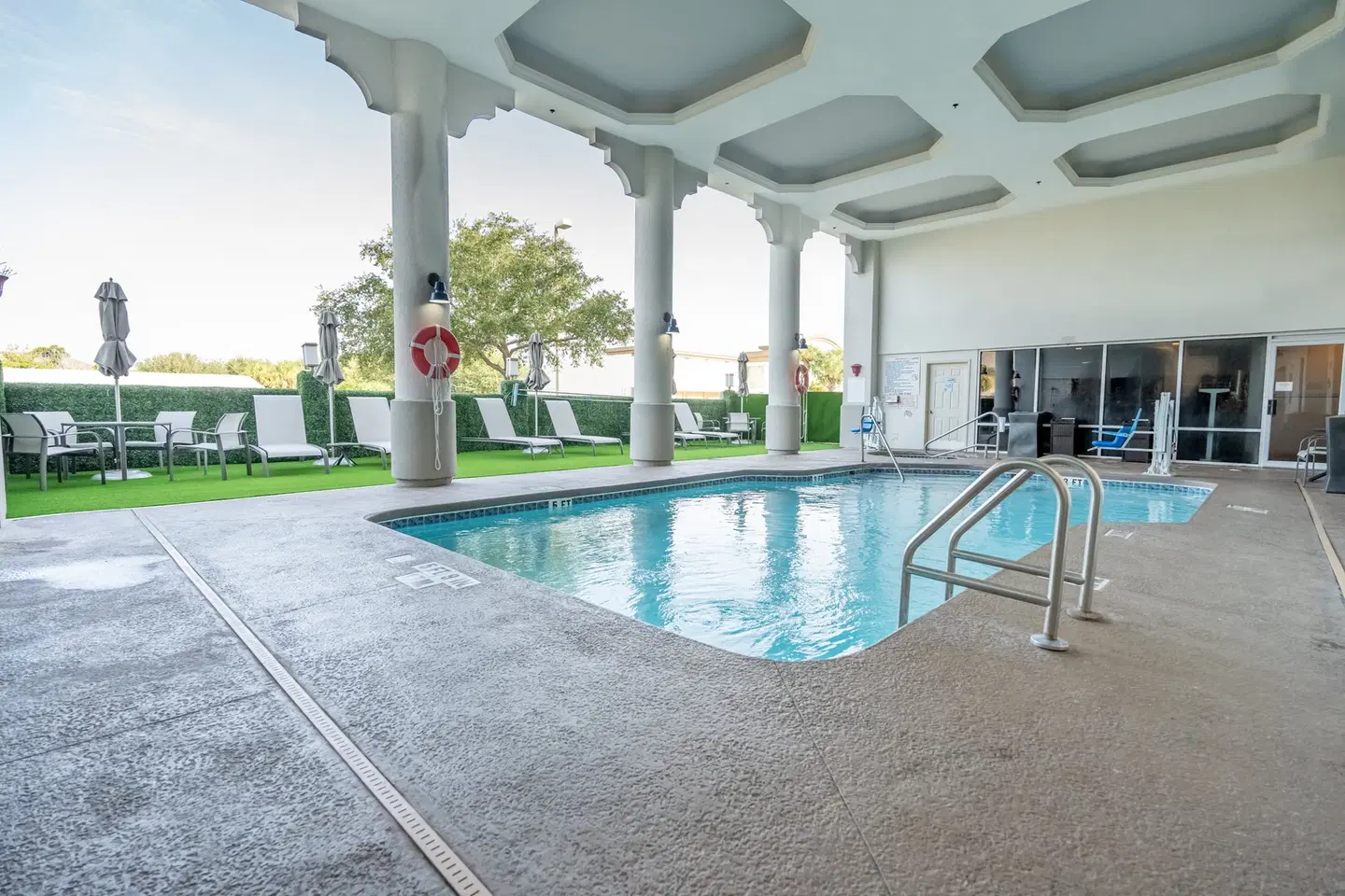 Holiday Inn Express & Suites Cocoa Beach by IHG Hallenbad