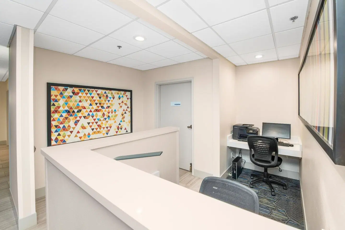 Holiday Inn Express & Suites Delafield by IHG ROOM_EXAMPLE
