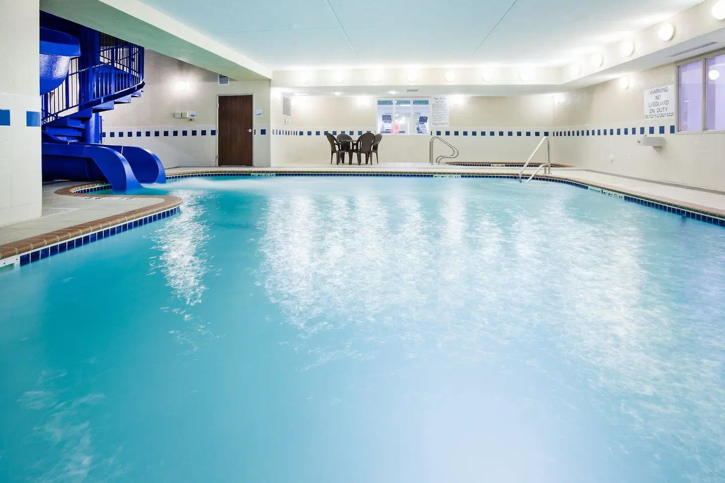 Holiday Inn Express & Suites Dickinson by IHG Hallenbad