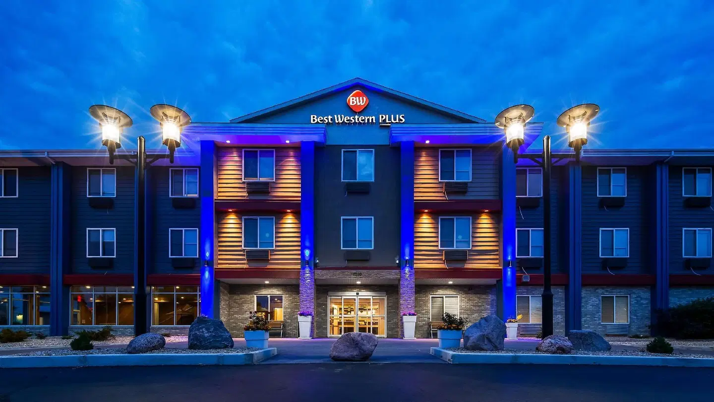 Best Western Plus Hudson I-94 EXTERIOR