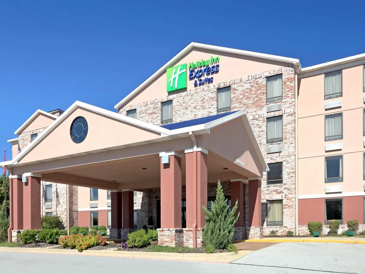Holiday Inn Express & Suites Harrison by IHG EXTERIOR