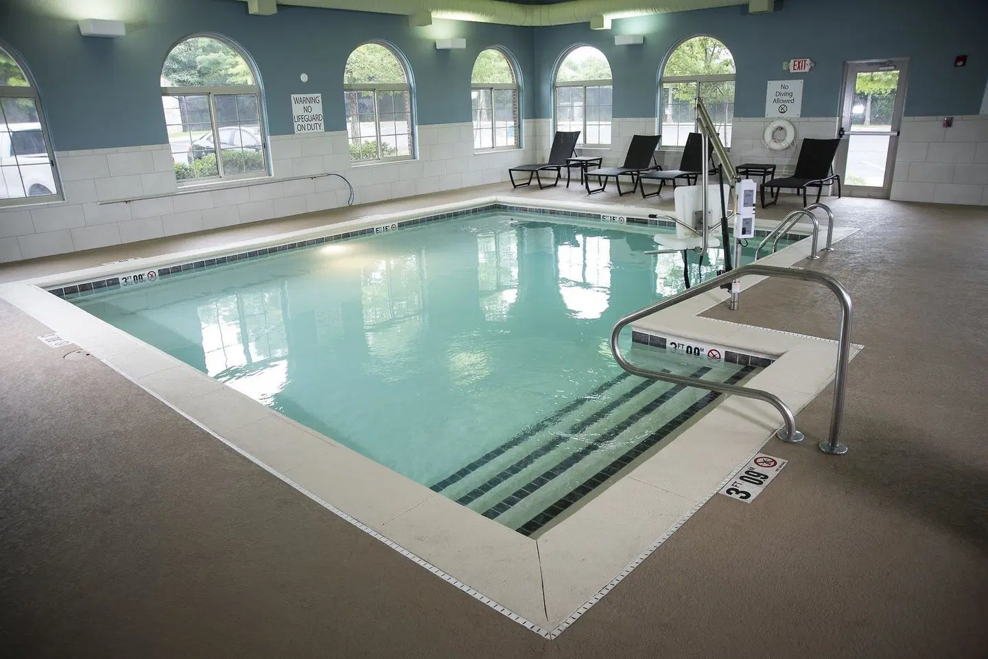 Holiday Inn Express & Suites Lexington-Downtown/University Hallenbad